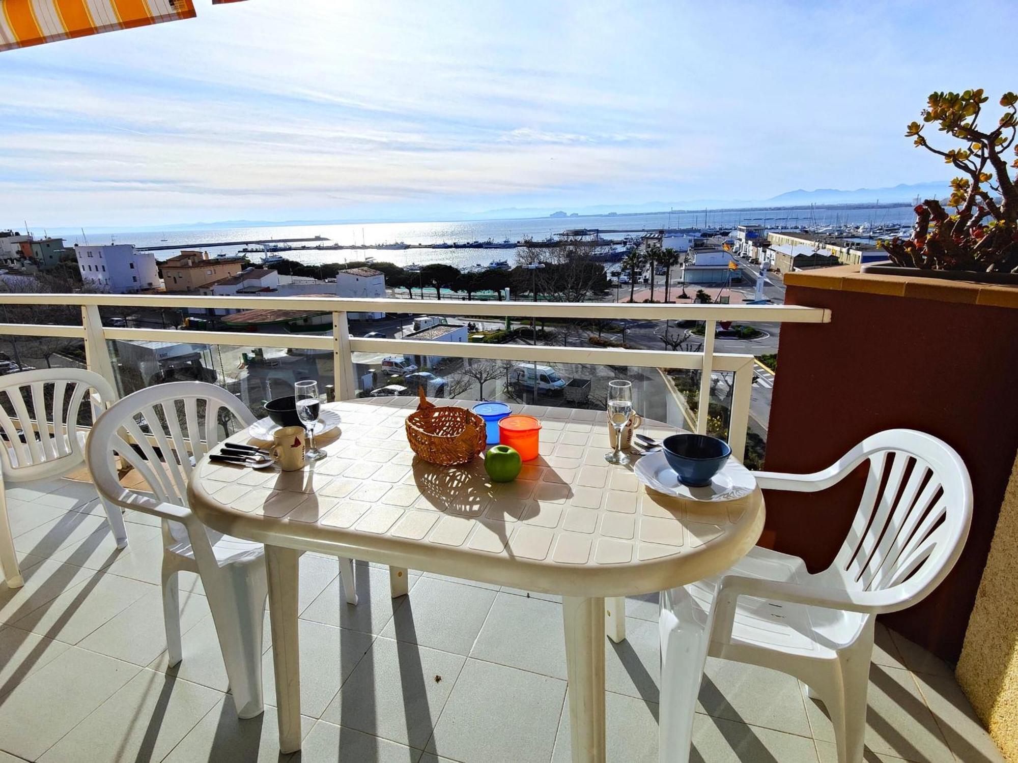2166 Rocmar 1 4-C, Excelente Situacion Frente Al Puerto Pesquero Y Con Vista A La Bahia. Gran Terraza. Gran Parking Publico Delante. - Es-258-30 Apartment Roses Exterior photo